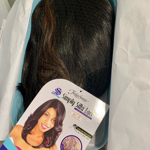 NIB LACE FRONT WIG SIMPLY SILK - Picture 4 of 9